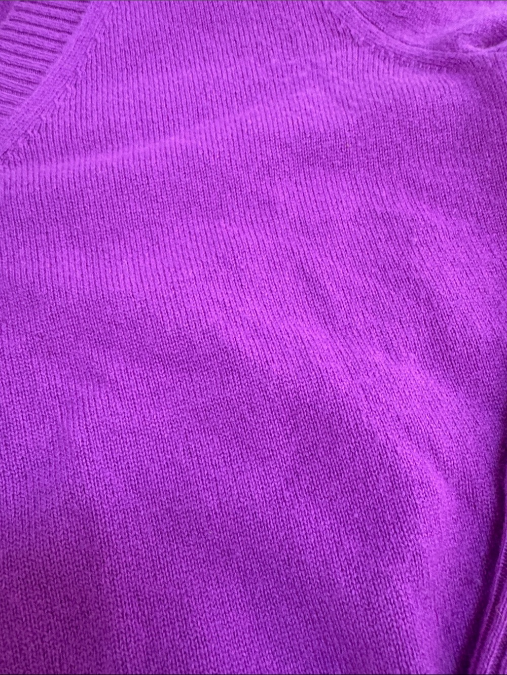 J. Crew V-Neck 100% Cashmere Sweater in Bright Purple Pink Luxury Cropped - Picture 3 of 5